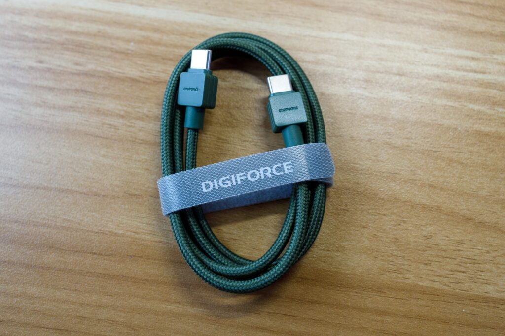 DIGIFORCE 20W USB PD Fast Chargerのケーブル