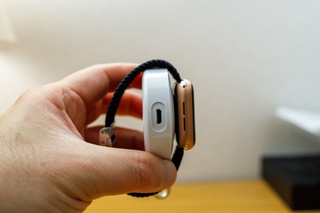 CHOETECH（チョエテック）　MFi認証 Apple Watch用 ポータブル ワイヤレス充電器 900mAh T313