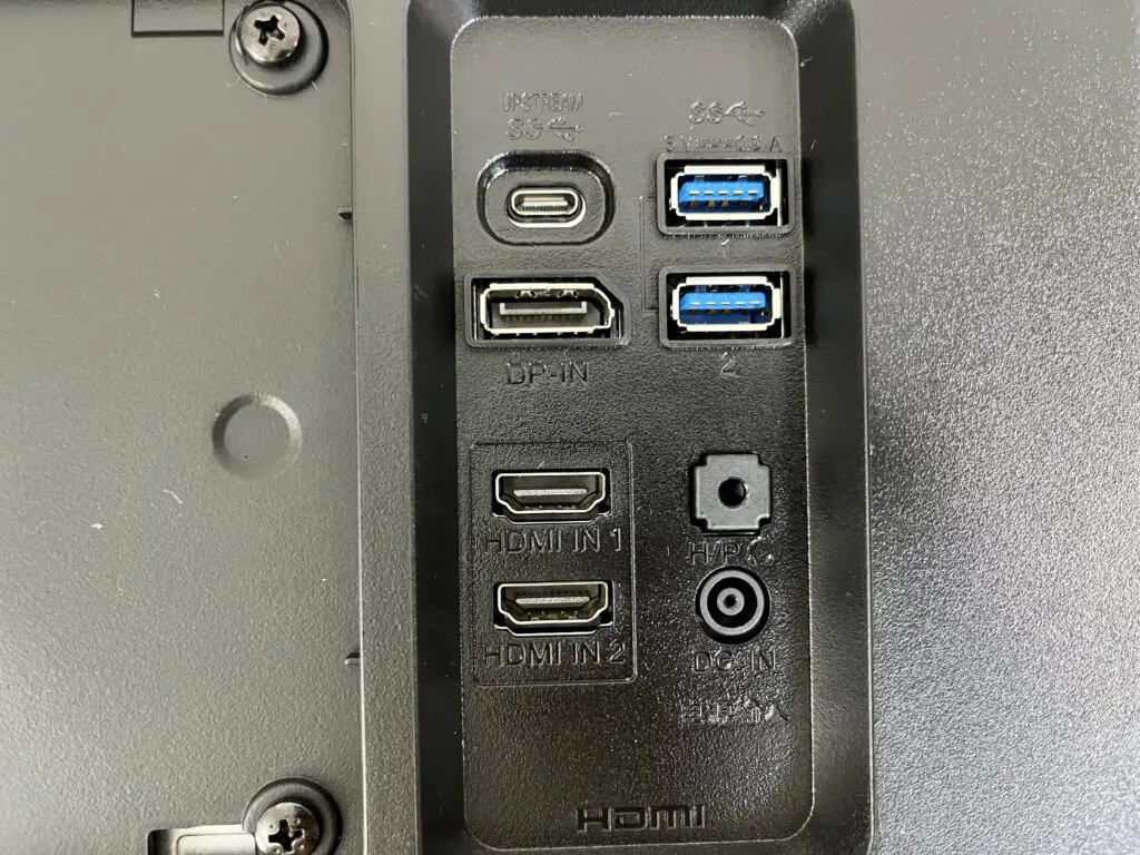 LG 27UN880レビュー。コスパ抜群モニターアーム付きのIPS液晶4K