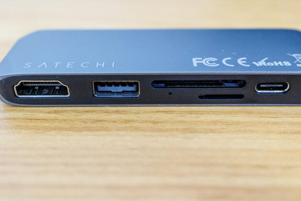 Satechi USB-C モバイル Pro SD ハブ 6-in-1の端子類