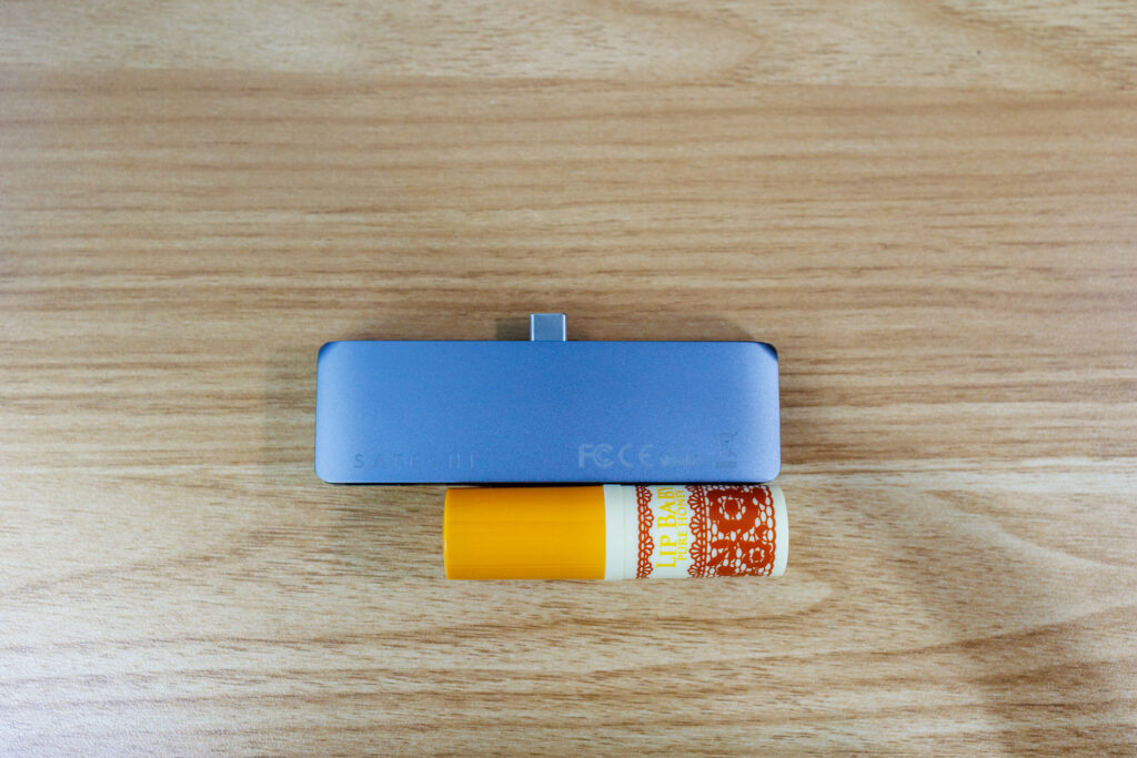 Satechi USB-C モバイル Pro SD ハブ 6-in-1の大きさ