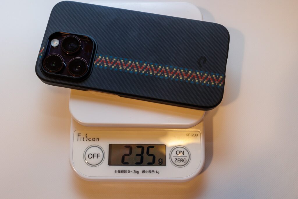 PITAKA MagEZ Case  3のiPhone14 Proの重さ