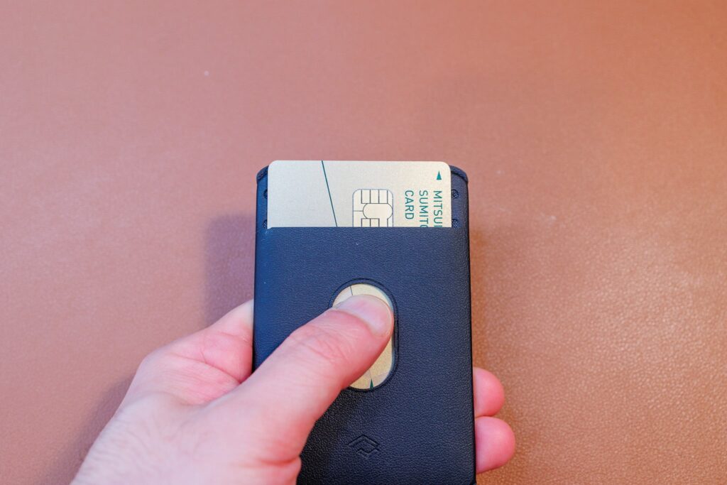 PITAKA MagEZ Card Sleeve 3はクレジットカードが取り出しづらい