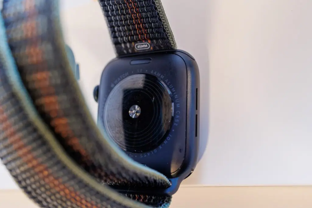 Apple Watch SE2 vs 初代SE：20%高速化の実力は？1年レビュー・比較表