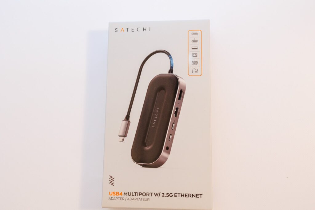 Satechi USB4 6-in-1マルチハブの箱