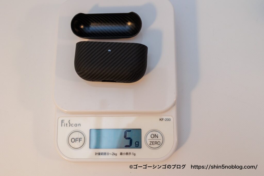 WORLD GADGETS　AirPods Pro (第2世代) 専用 カーボンケースの重量