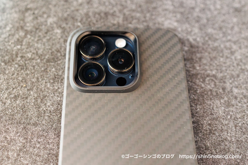 PITAKA MagEZ Case 4 Pro  iPhone 15 ProiPhone 15 Pro装着