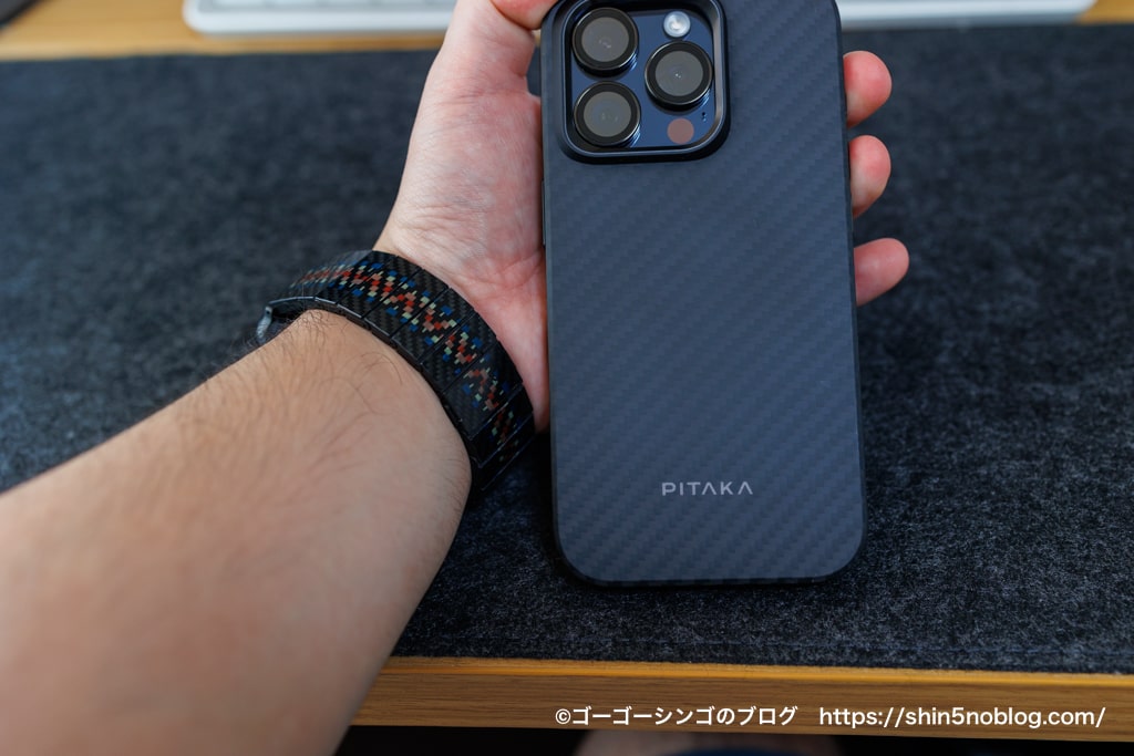 PITAKA MagEZ Case 4 Pro  iPhone 15 ProiPhone 15 Pro装着