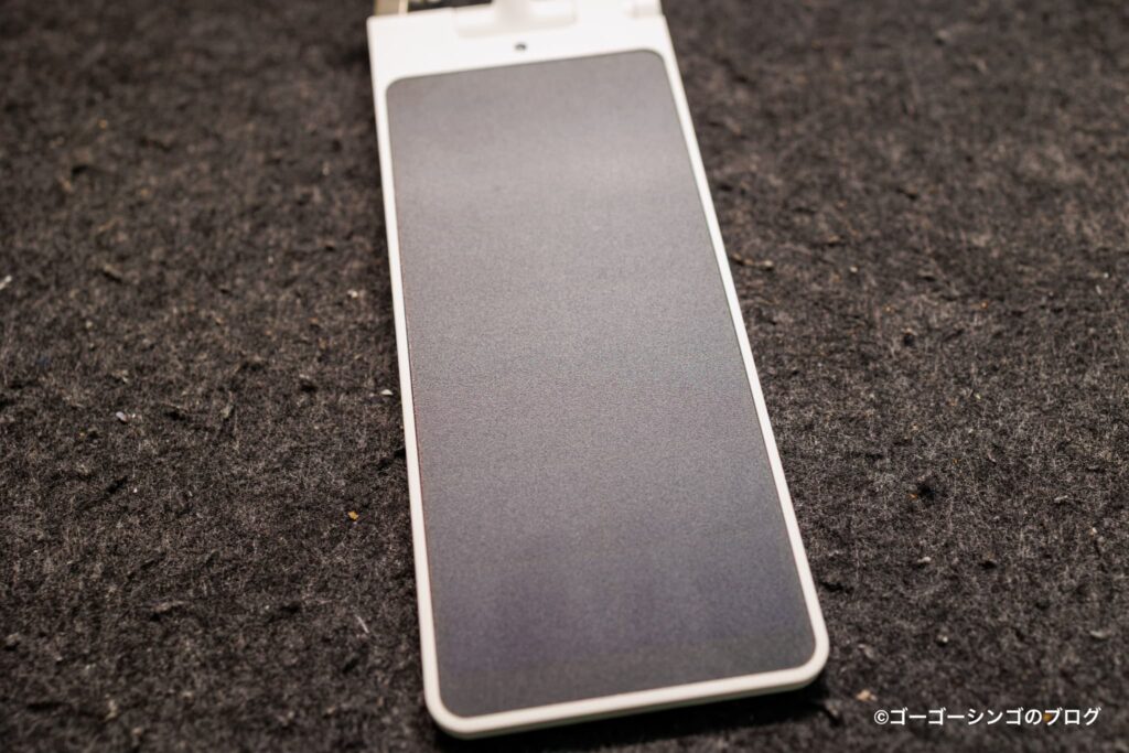 経年劣化したSwitchBotソーラーパネルの外観