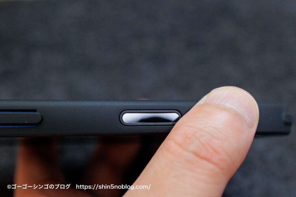 ESR iPhone 16 ケース