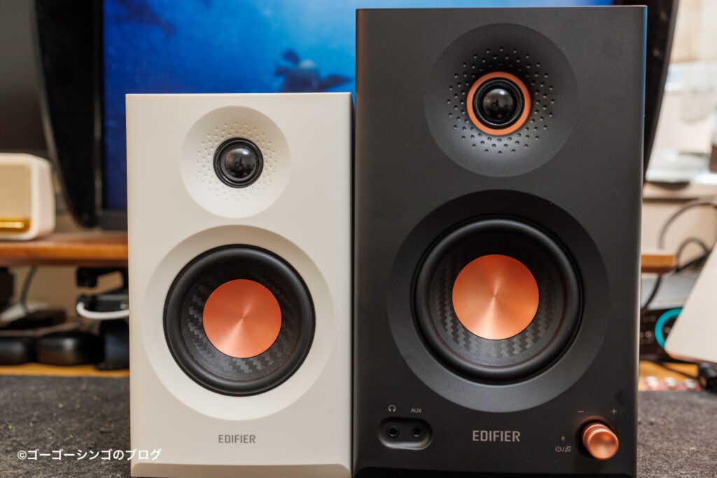 Edifier MR5とMR3