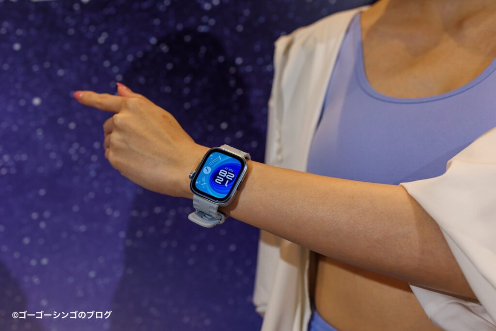 Huawei WATCH FIT 4 Proのモデル着用例
