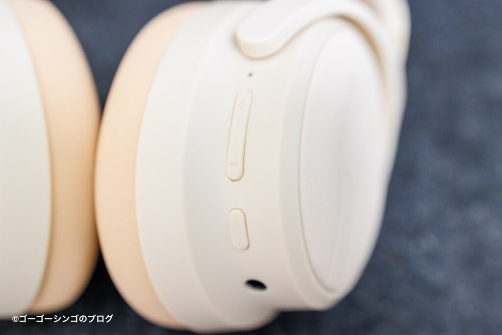 SOUNDPEATS Space Proの音量、電源ボタン
