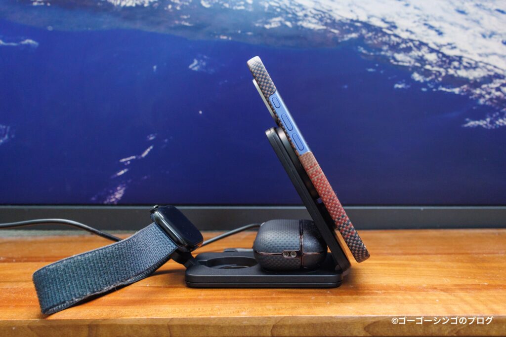 ESR CryoBoost® 折りたたみ式 3-in-1 マグネット充電ステーション