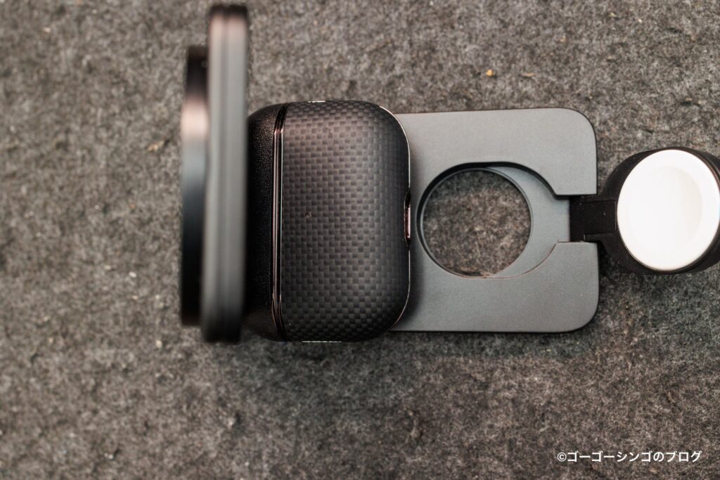 ESR CryoBoost® 折りたたみ式 3-in-1 マグネット充電ステーション