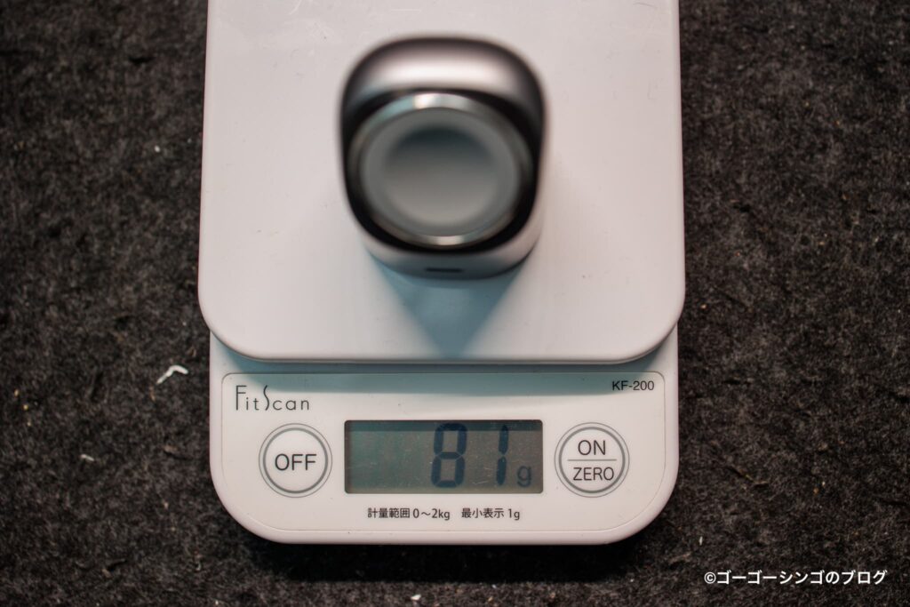 TORRAS Flasheye マルチ充電器はApple Watchの重さ