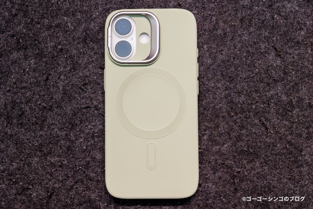 ESR Cloud ソフトマグネットケースiPhone 17装着写真