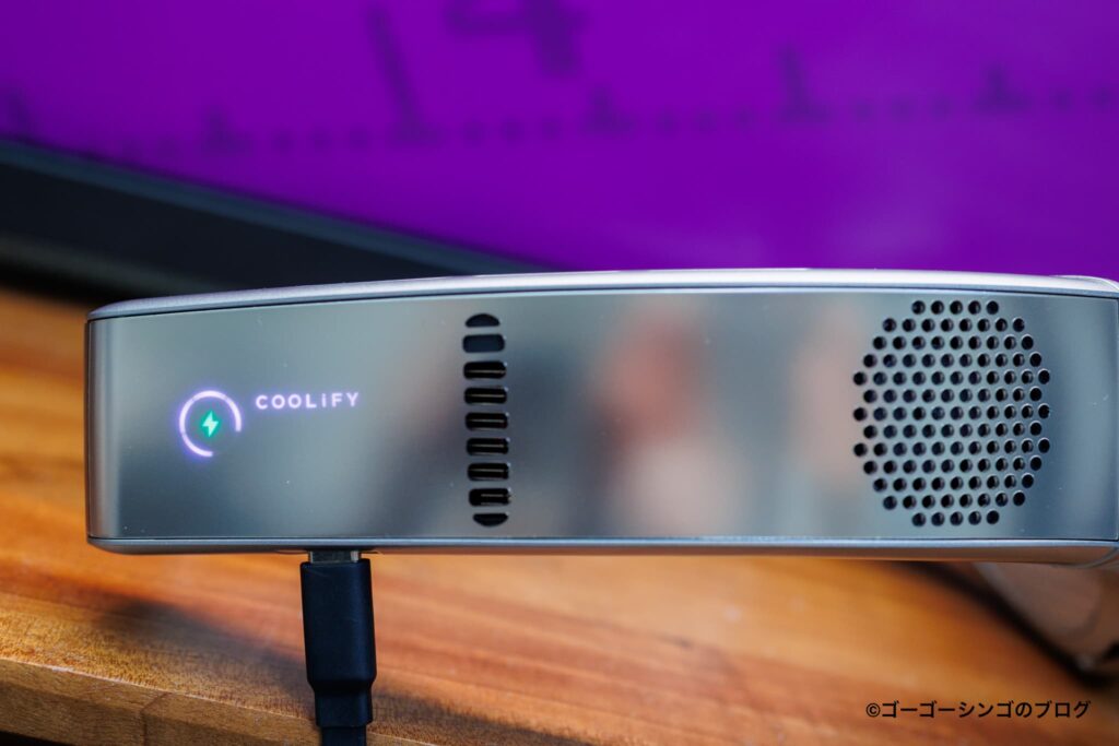 TORRAS COOLiFY Cyber Foldの充電