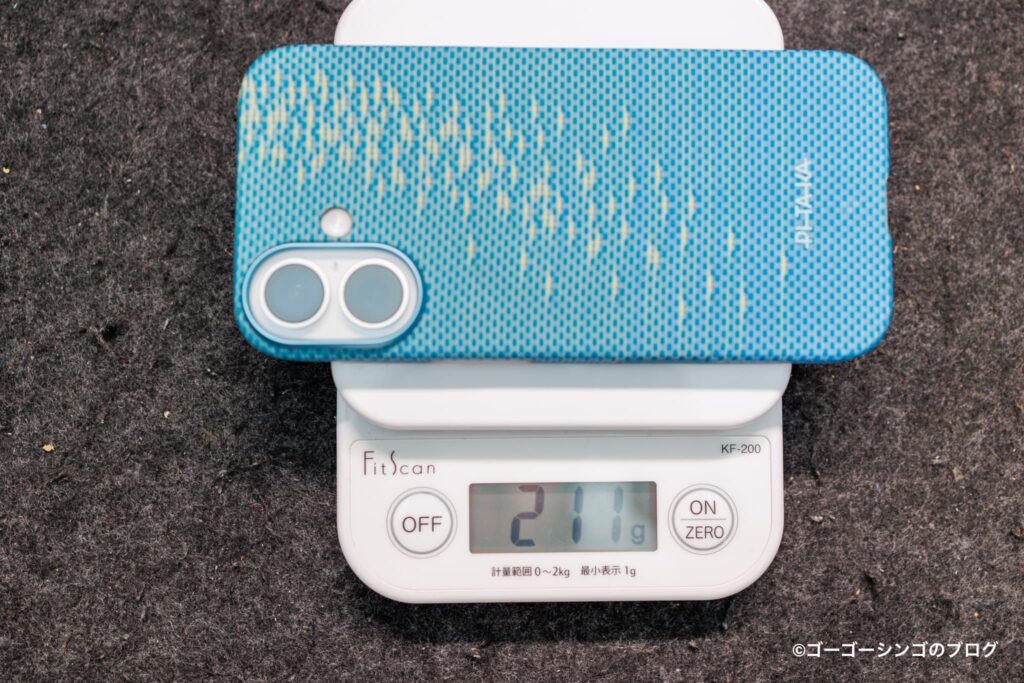 PITAKA 浮光躍金 Edge CaseとiPhone 17の重さ