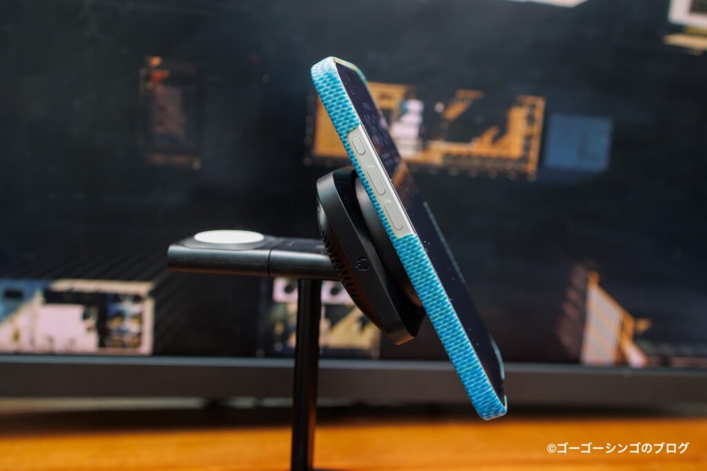 PITAKA 浮光躍金 Edge CaseとMagSafe充電