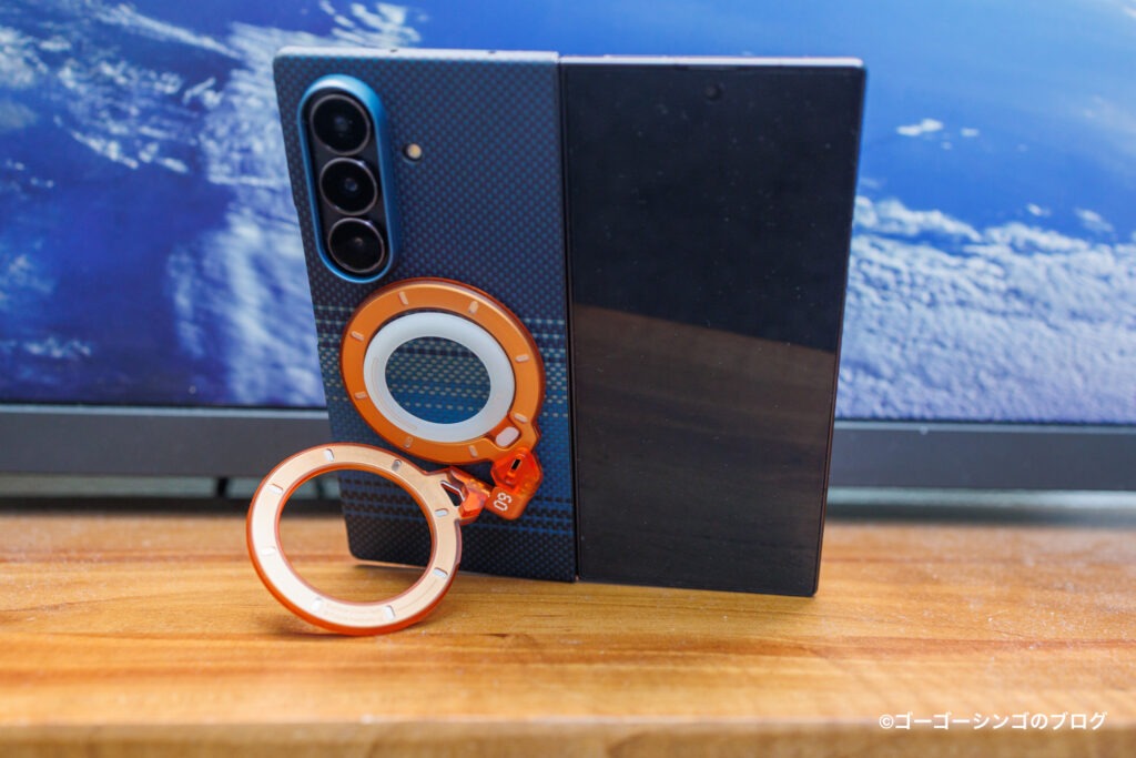 Aulumu G09 Ghostのフォルダブルスマホでのスタンド