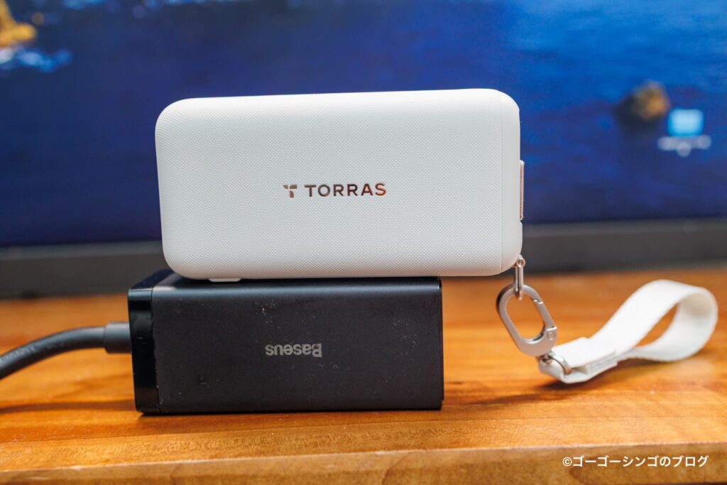 TORRAS FlexLine 3-in-1 Cubeはモバイルバッテリー本体だけを充電したい場合はプラグに刺しても良いし、便利なのが付属のUSB-Cケーブルを使っても本体に充電ができます