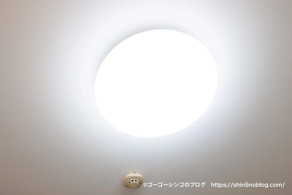 なぜ「自宅の部屋の明かり（シーリングライト）」ではダメなのか？